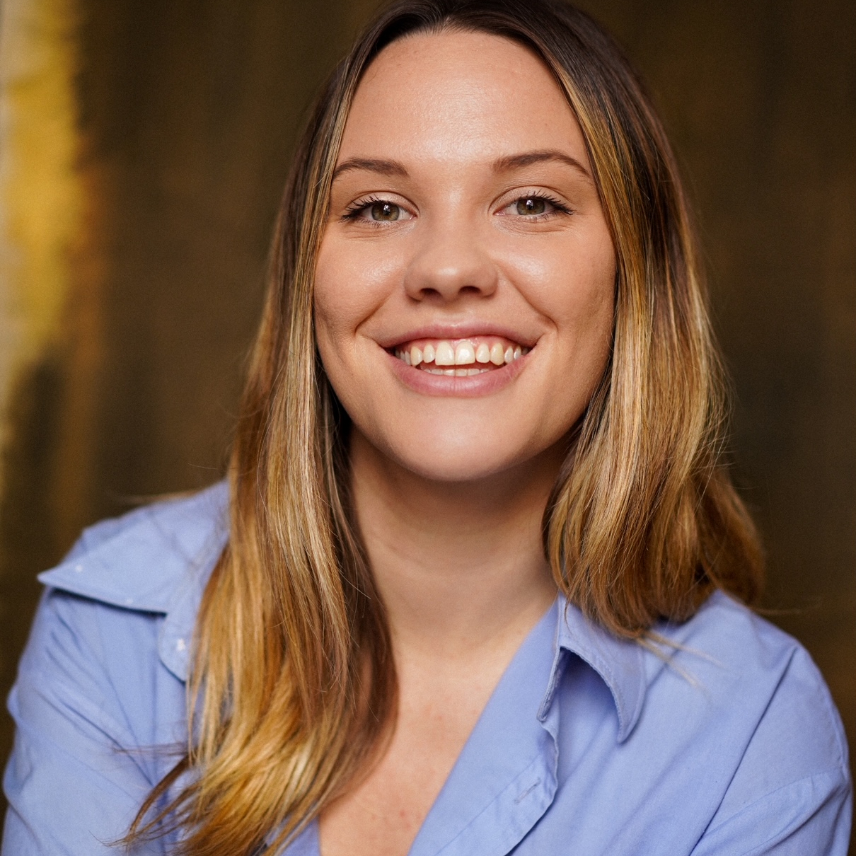 Anna Young – British / French – IAL agency